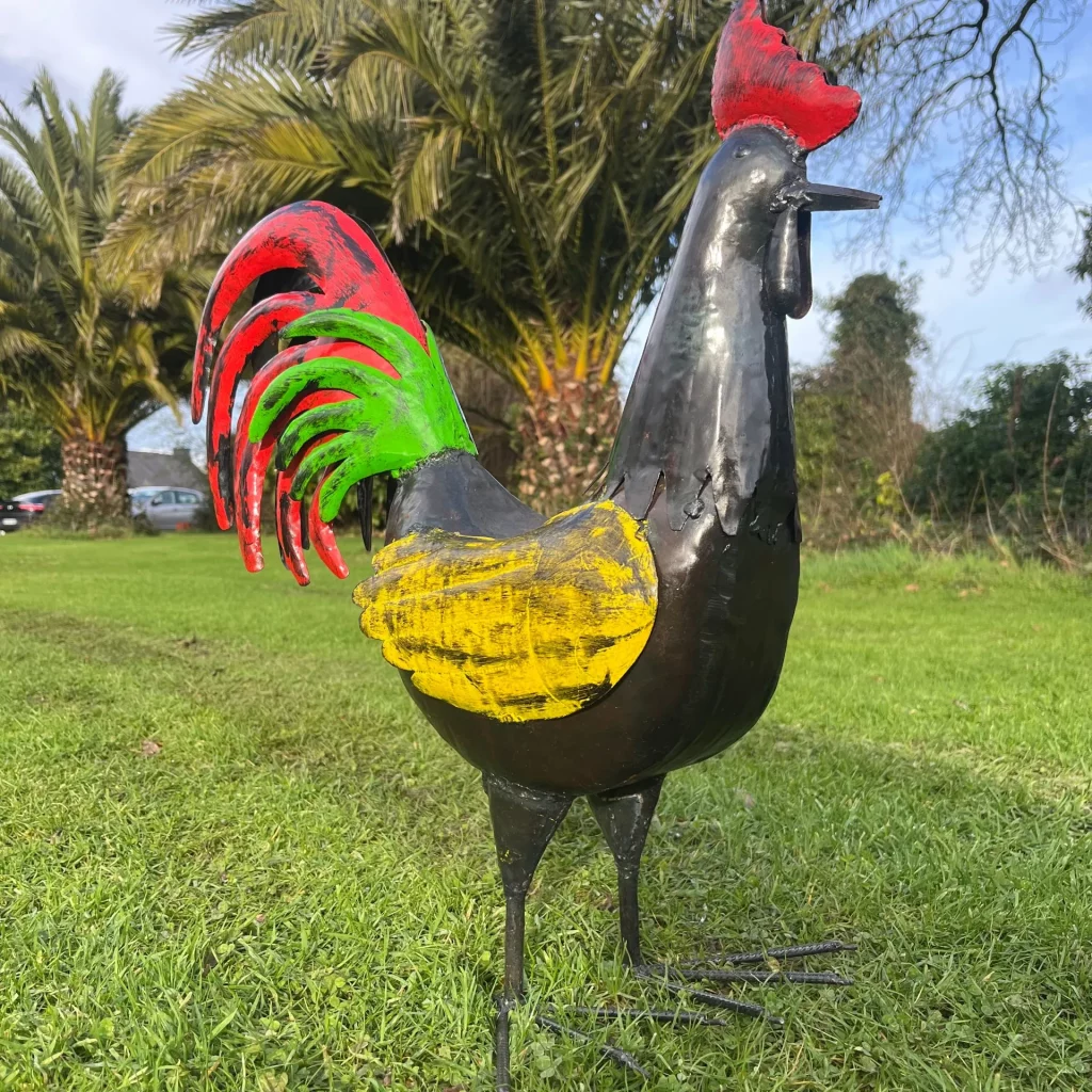 Statue de Coq en Métal Recyclé - Décoration de Jardin Artisanale Madagascar